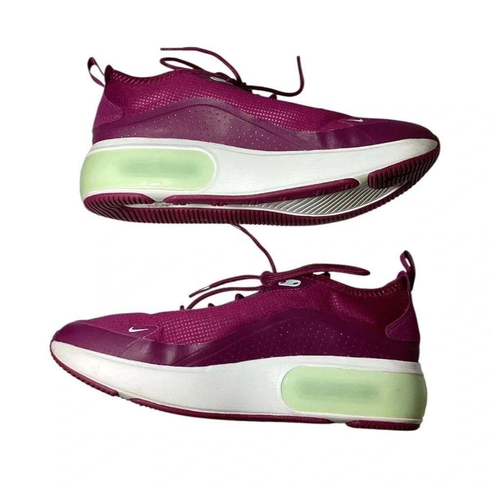 Nike Women's Magenta Sneakers